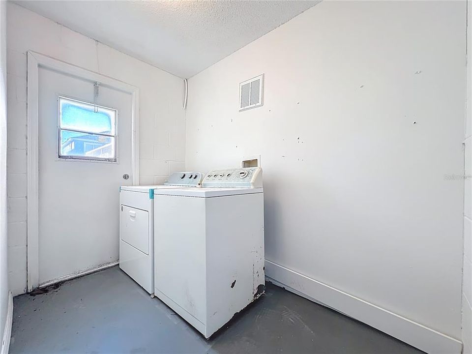 En Venta: $345,600 (3 camas, 2 baños, 1312 Pies cuadrados)