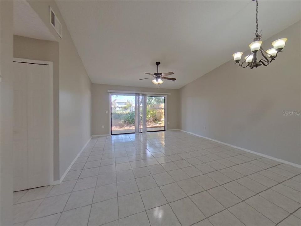 出租: $2,099 (3 贝兹, 2 浴室, 1477 平方英尺)