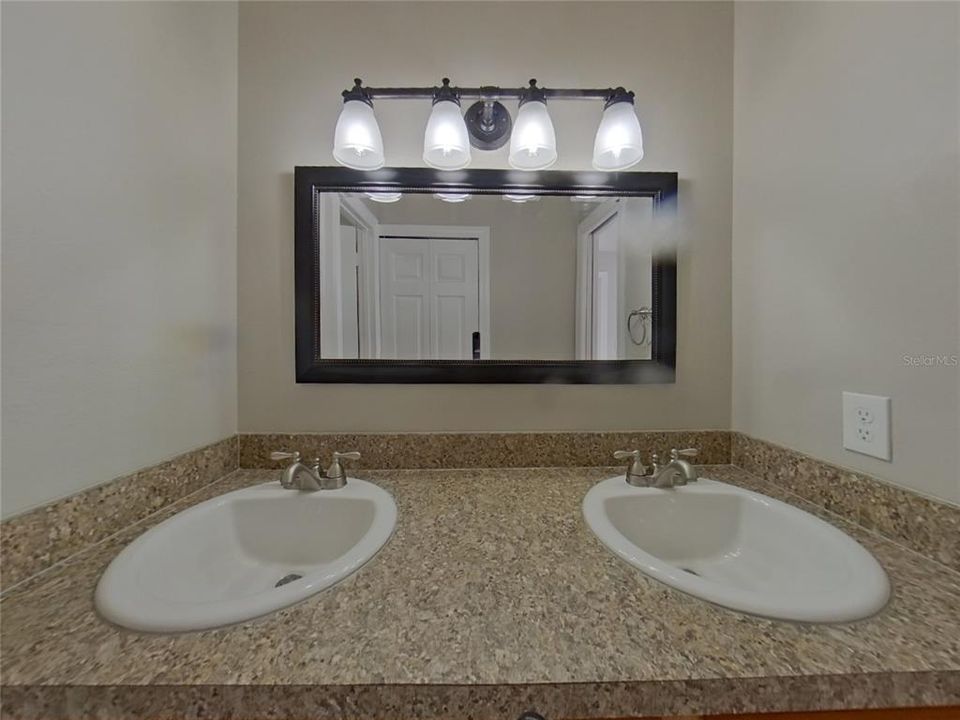 出租: $2,099 (3 贝兹, 2 浴室, 1477 平方英尺)