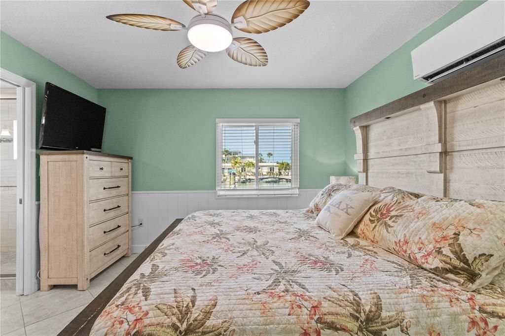 出租: $3,300 (1 贝兹, 1 浴室, 798 平方英尺)