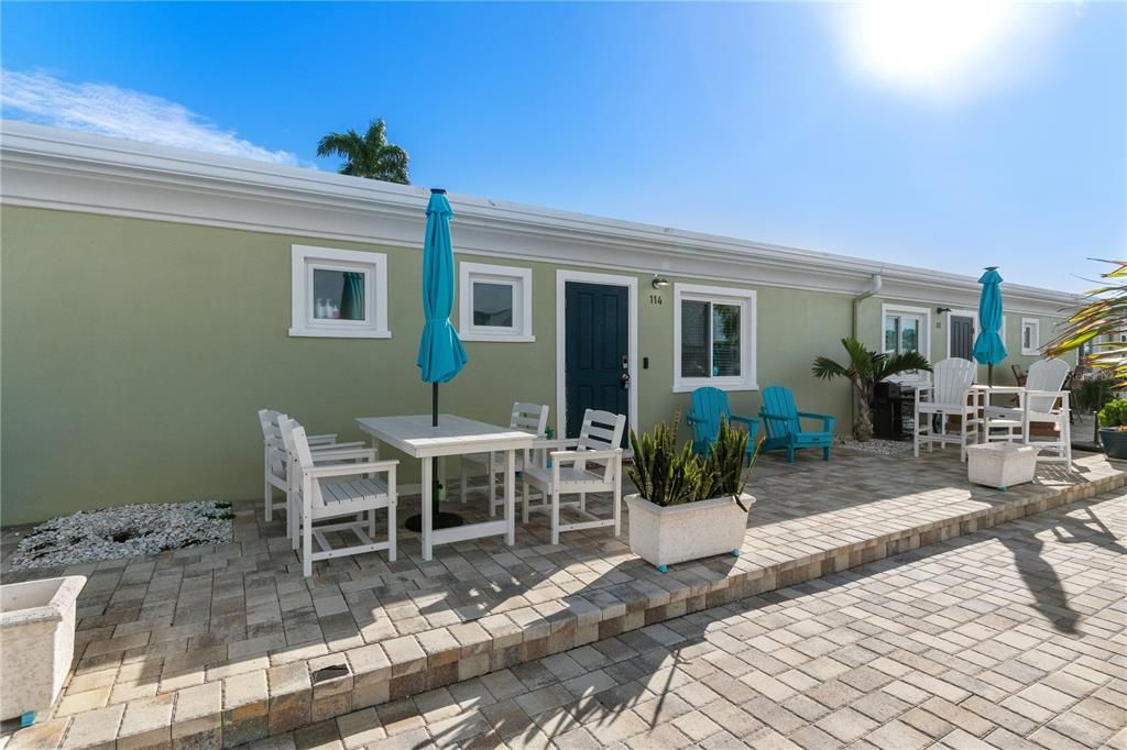 出租: $3,300 (1 贝兹, 1 浴室, 798 平方英尺)