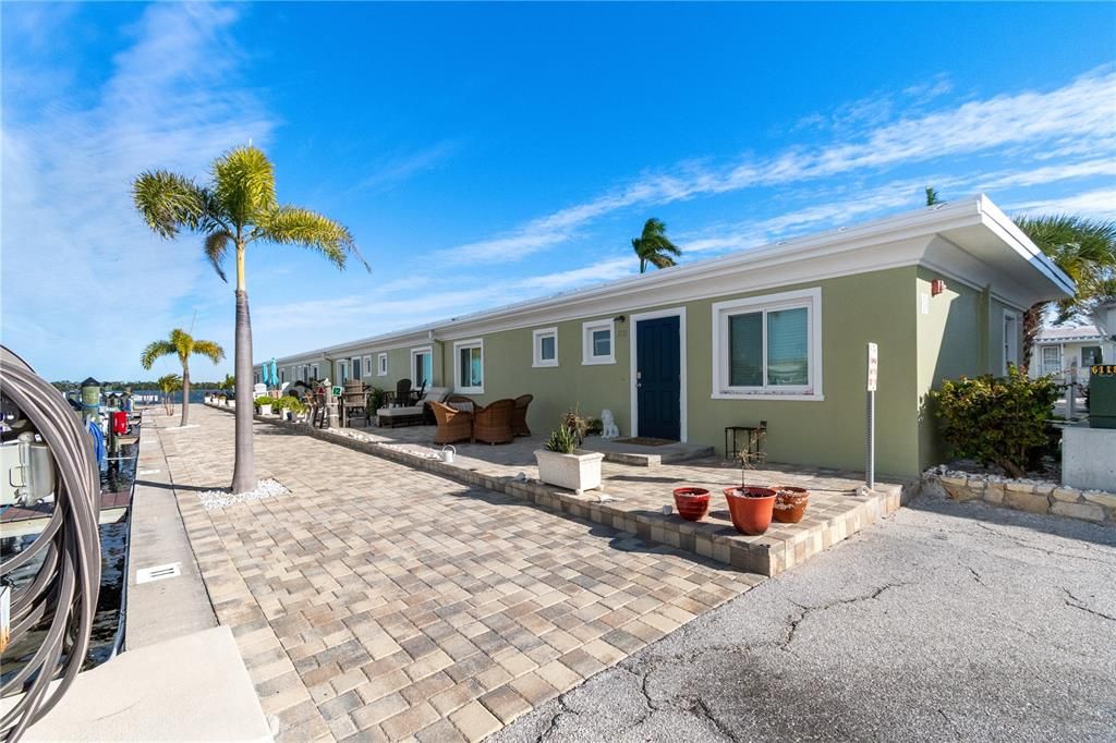 出租: $3,300 (1 贝兹, 1 浴室, 798 平方英尺)