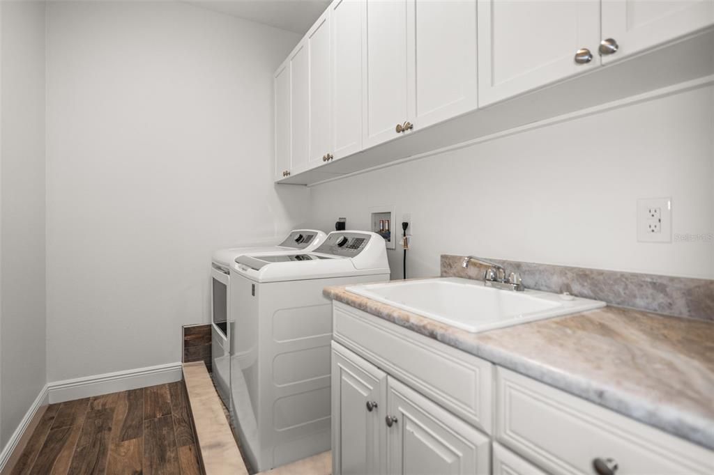 На продажу: $1,150,000 (4 спален, 3 ванн, 2832 Квадратных фут)