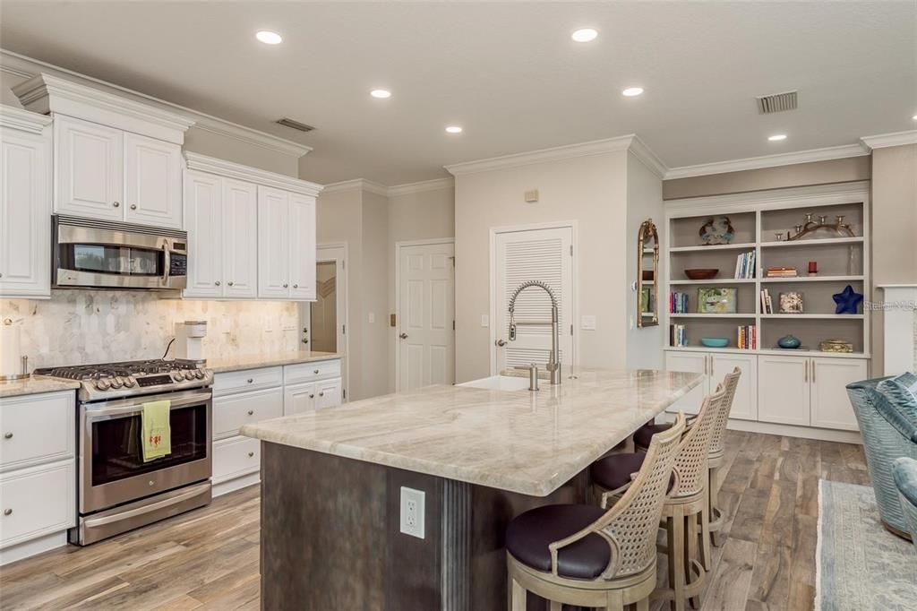 На продажу: $1,150,000 (4 спален, 3 ванн, 2832 Квадратных фут)