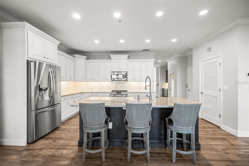 На продажу: $1,150,000 (4 спален, 3 ванн, 2832 Квадратных фут)