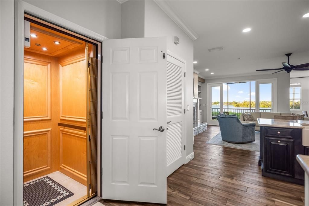 На продажу: $1,150,000 (4 спален, 3 ванн, 2832 Квадратных фут)