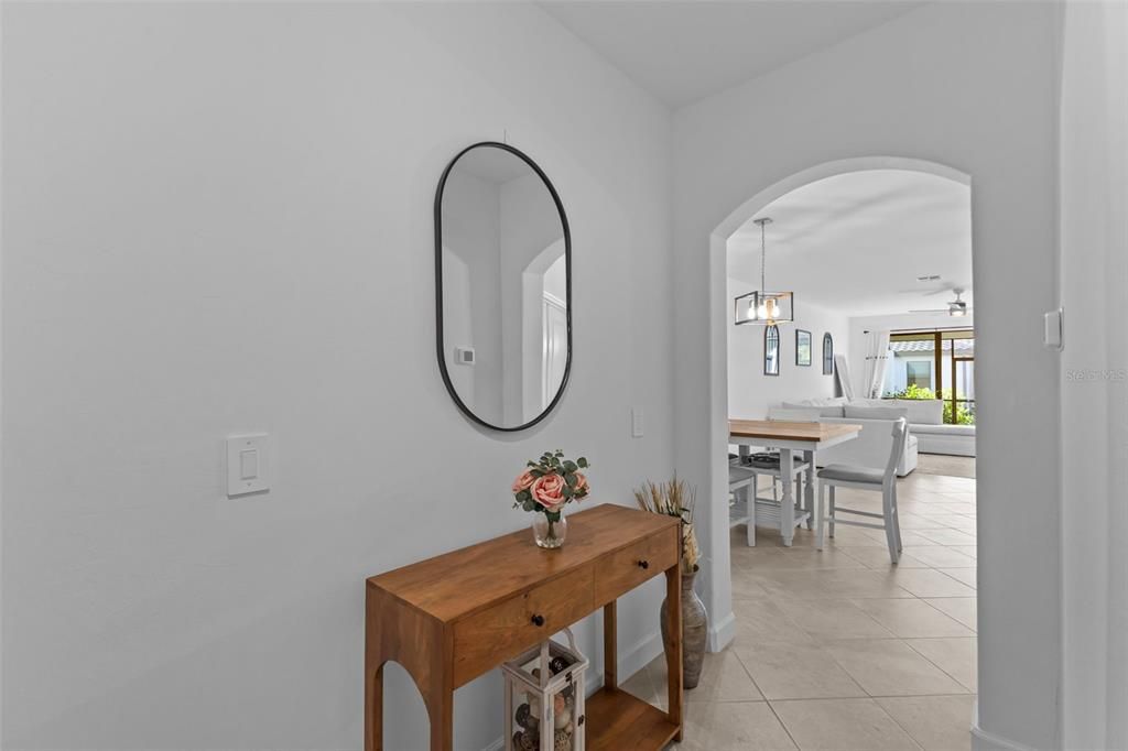 На продажу: $375,000 (2 спален, 2 ванн, 1557 Квадратных фут)