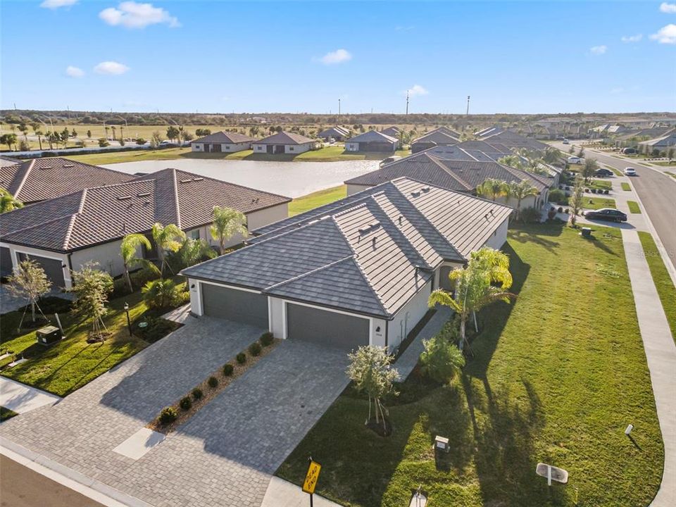 На продажу: $375,000 (2 спален, 2 ванн, 1557 Квадратных фут)