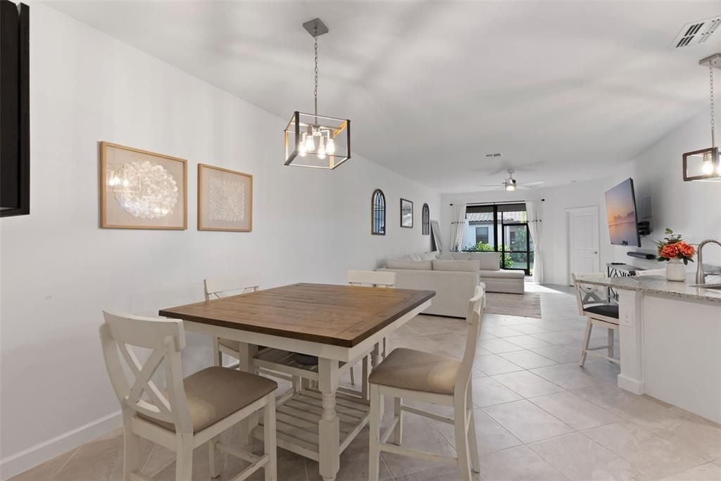 На продажу: $375,000 (2 спален, 2 ванн, 1557 Квадратных фут)