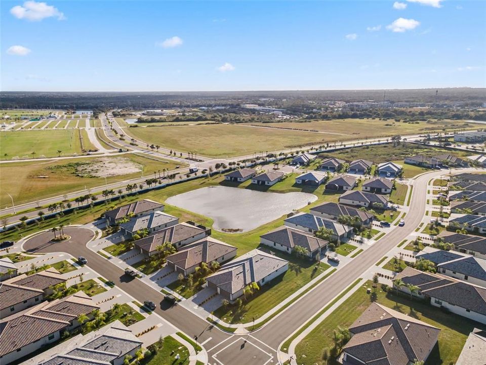 На продажу: $375,000 (2 спален, 2 ванн, 1557 Квадратных фут)