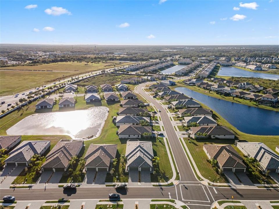 На продажу: $375,000 (2 спален, 2 ванн, 1557 Квадратных фут)