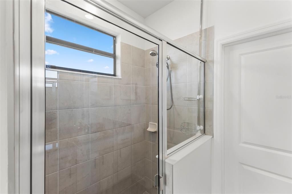 На продажу: $375,000 (2 спален, 2 ванн, 1557 Квадратных фут)