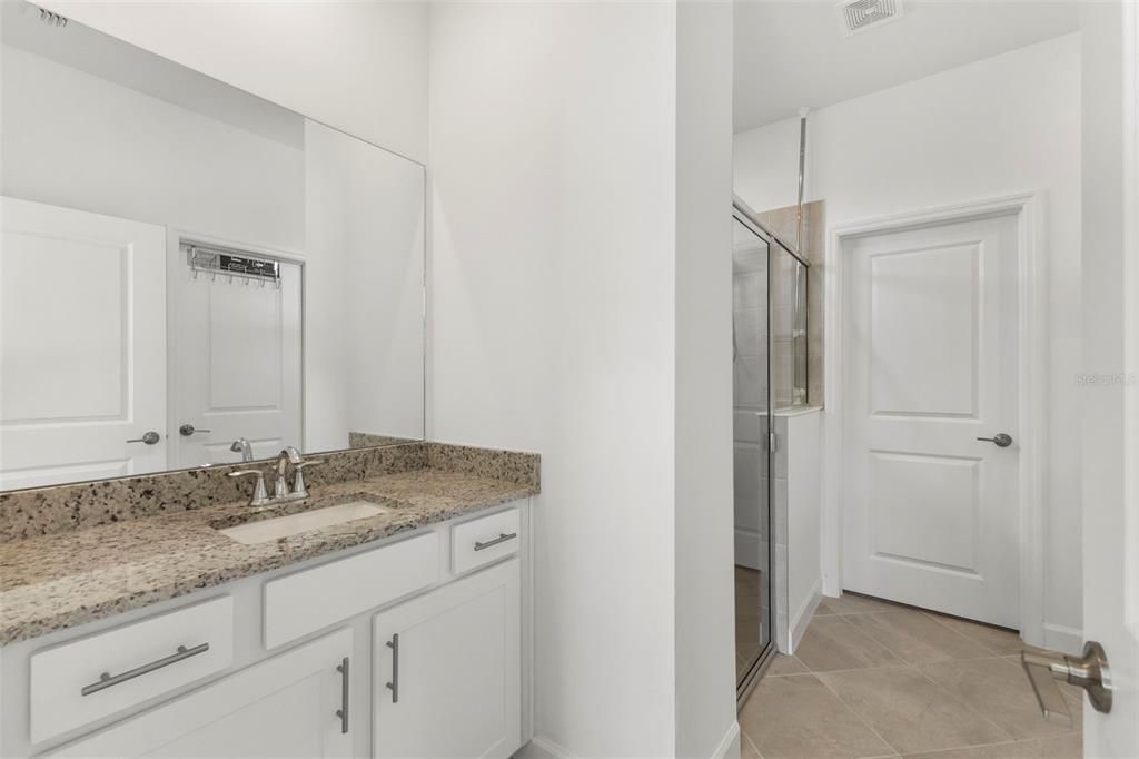 На продажу: $375,000 (2 спален, 2 ванн, 1557 Квадратных фут)