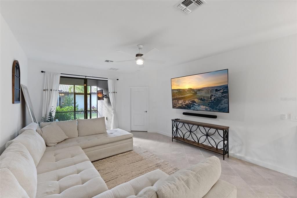 На продажу: $375,000 (2 спален, 2 ванн, 1557 Квадратных фут)