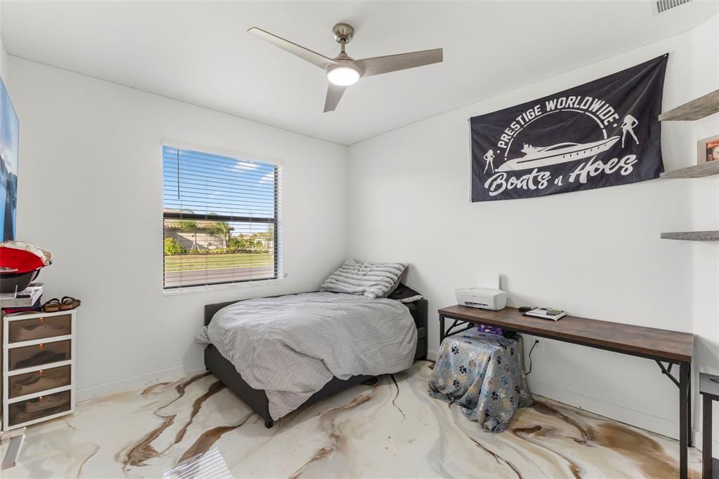 На продажу: $375,000 (2 спален, 2 ванн, 1557 Квадратных фут)