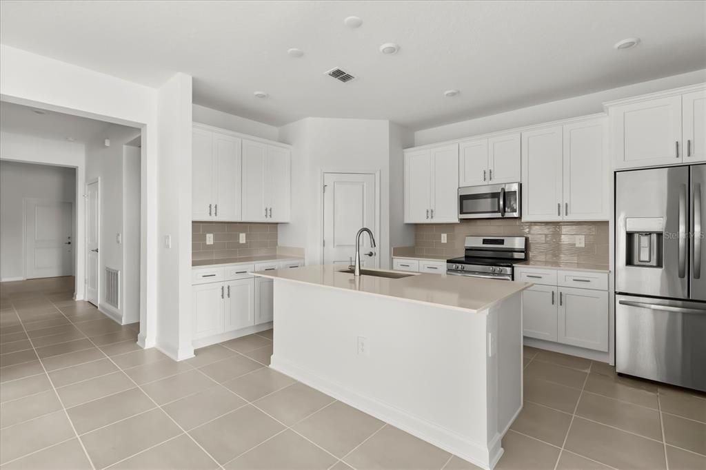 En Renta: $2,950 (4 camas, 3 baños, 2139 Pies cuadrados)