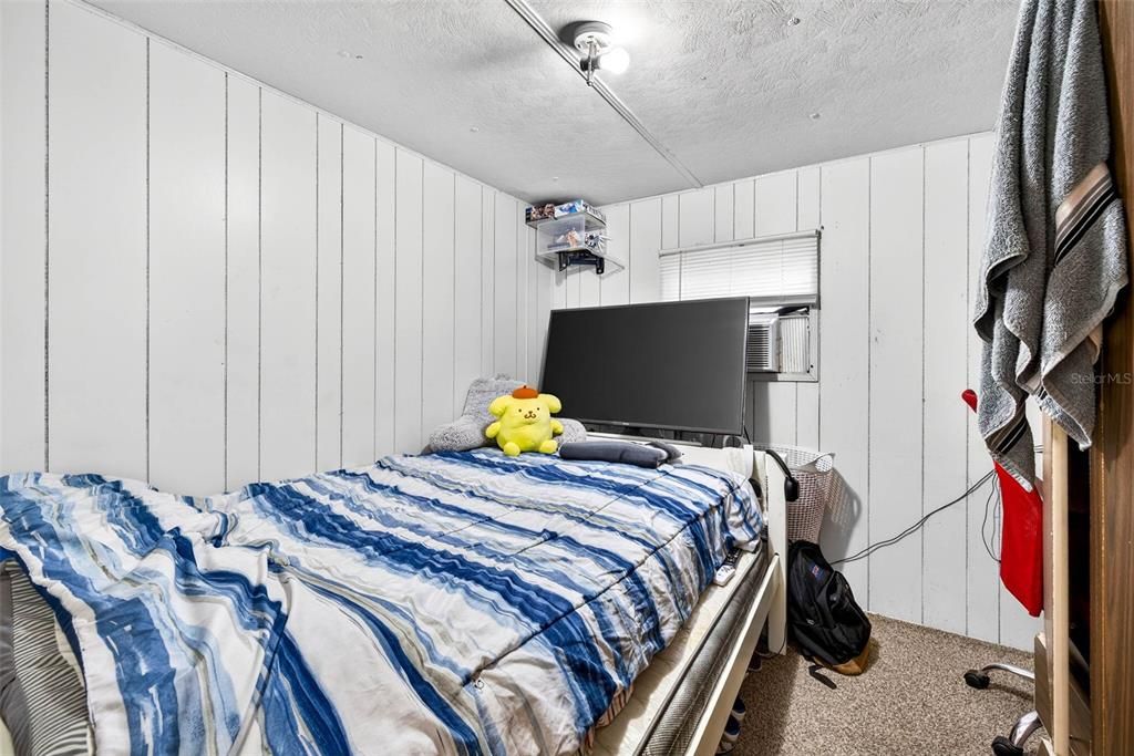 For Sale: $110,000 (2 beds, 1 baths, 720 Square Feet)