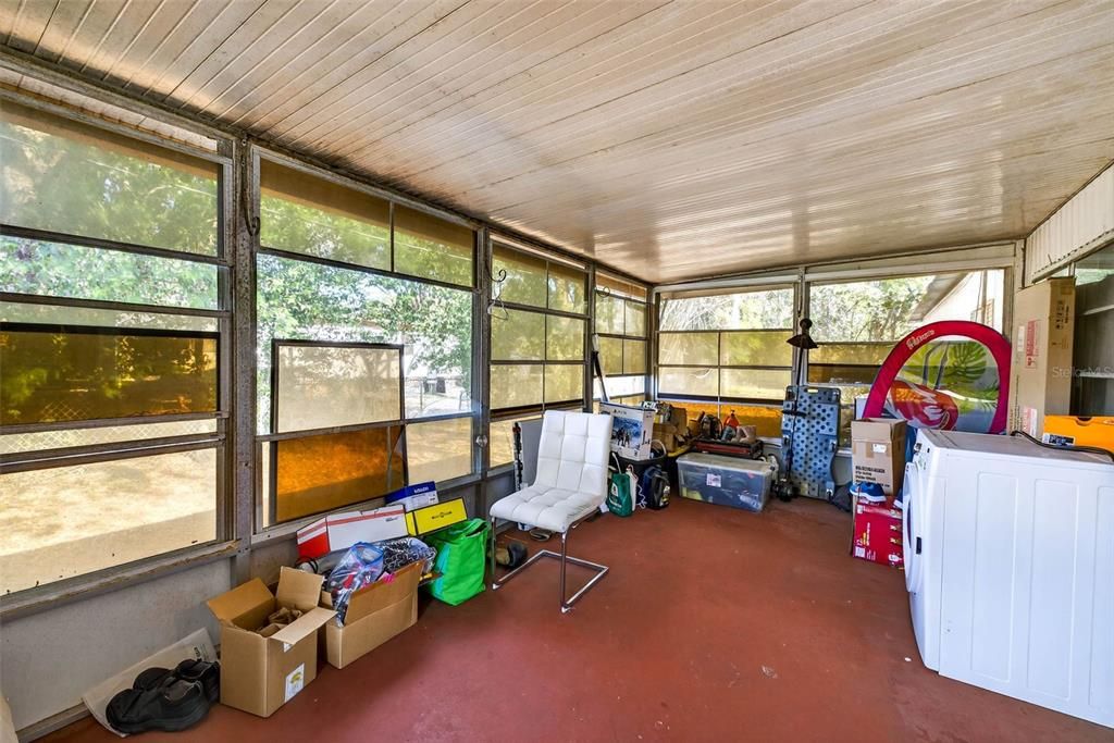 For Sale: $110,000 (2 beds, 1 baths, 720 Square Feet)