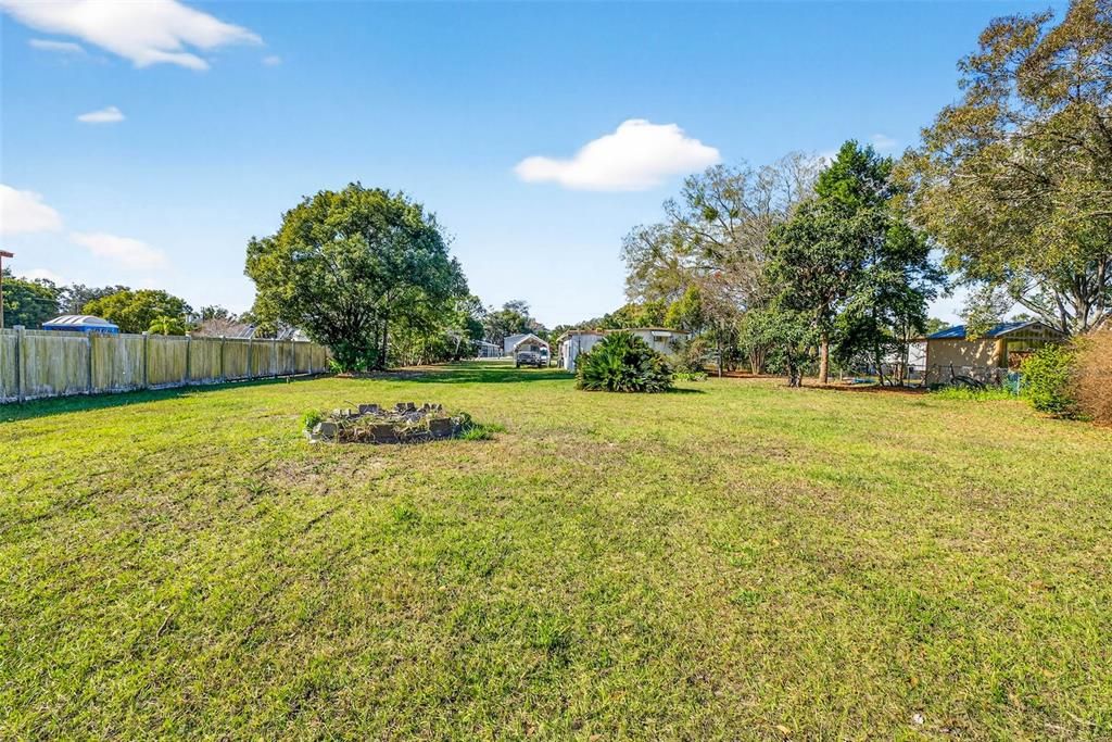 For Sale: $110,000 (2 beds, 1 baths, 720 Square Feet)