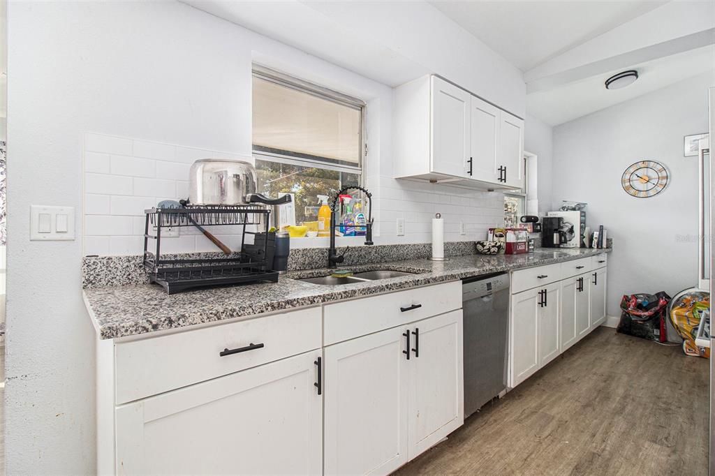 For Sale: $365,000 (3 beds, 2 baths, 1573 Square Feet)