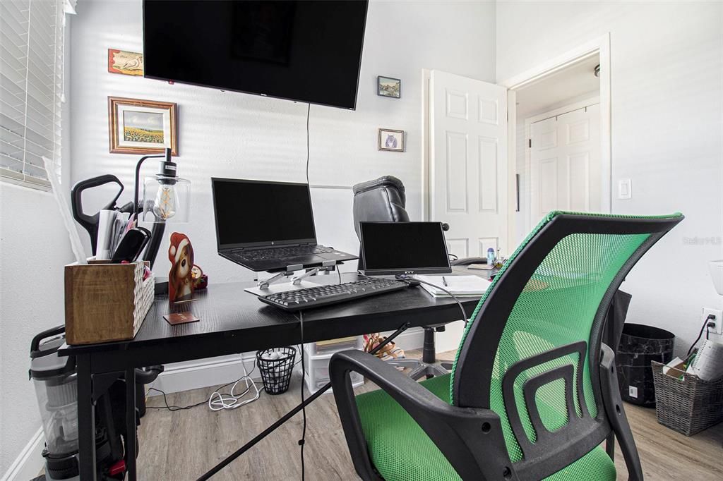 For Sale: $365,000 (3 beds, 2 baths, 1573 Square Feet)