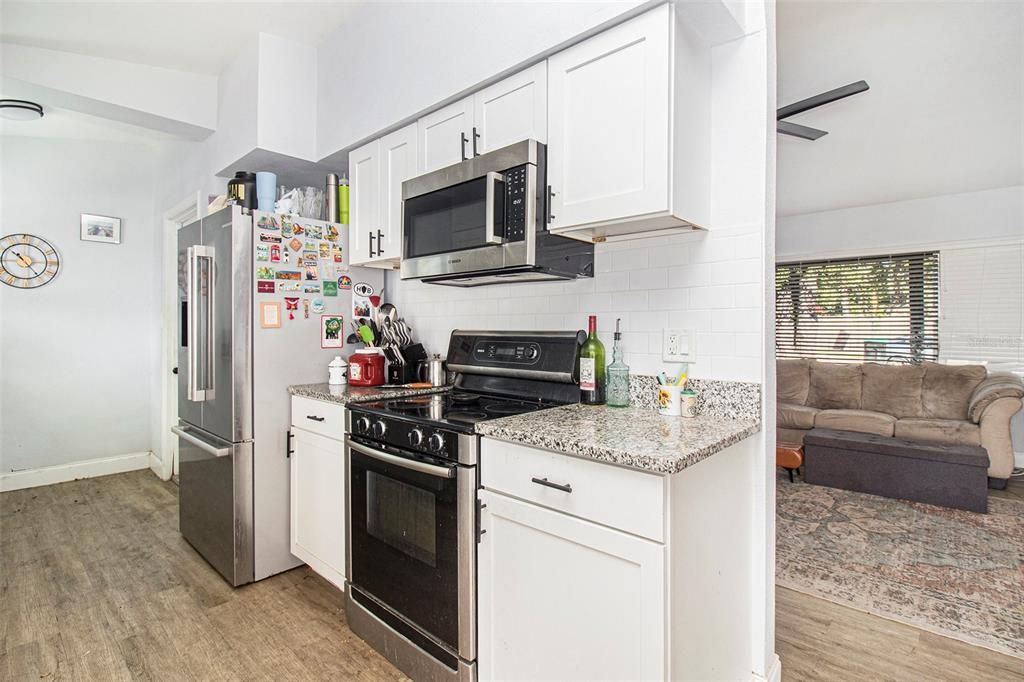 For Sale: $365,000 (3 beds, 2 baths, 1573 Square Feet)