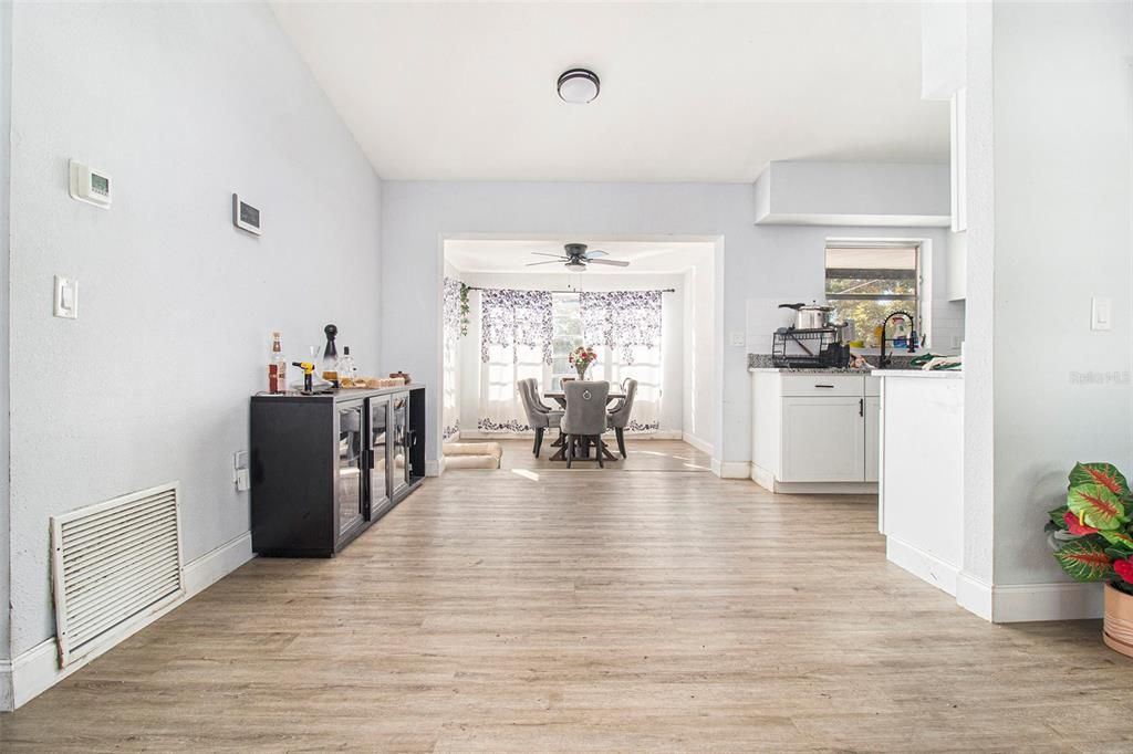 For Sale: $365,000 (3 beds, 2 baths, 1573 Square Feet)