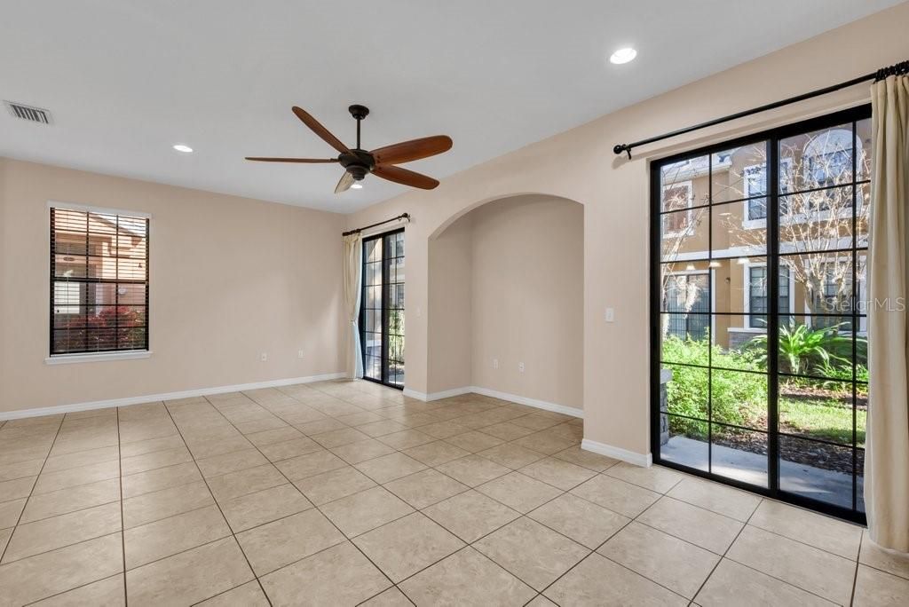 待售: $325,000 (3 贝兹, 2 浴室, 1760 平方英尺)