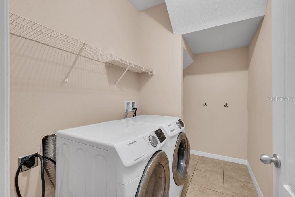 待售: $325,000 (3 贝兹, 2 浴室, 1760 平方英尺)