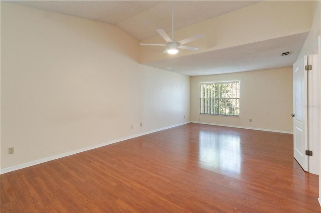 出租: $2,600 (3 贝兹, 2 浴室, 1848 平方英尺)