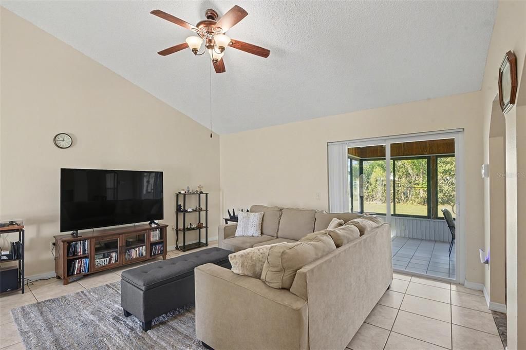 For Sale: $295,000 (3 beds, 2 baths, 1436 Square Feet)