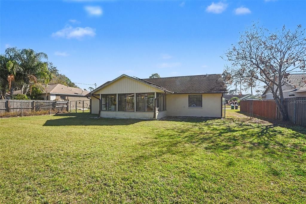 For Sale: $295,000 (3 beds, 2 baths, 1436 Square Feet)