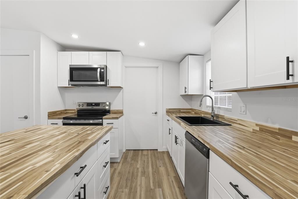 待售: $250,000 (3 贝兹, 2 浴室, 1188 平方英尺)