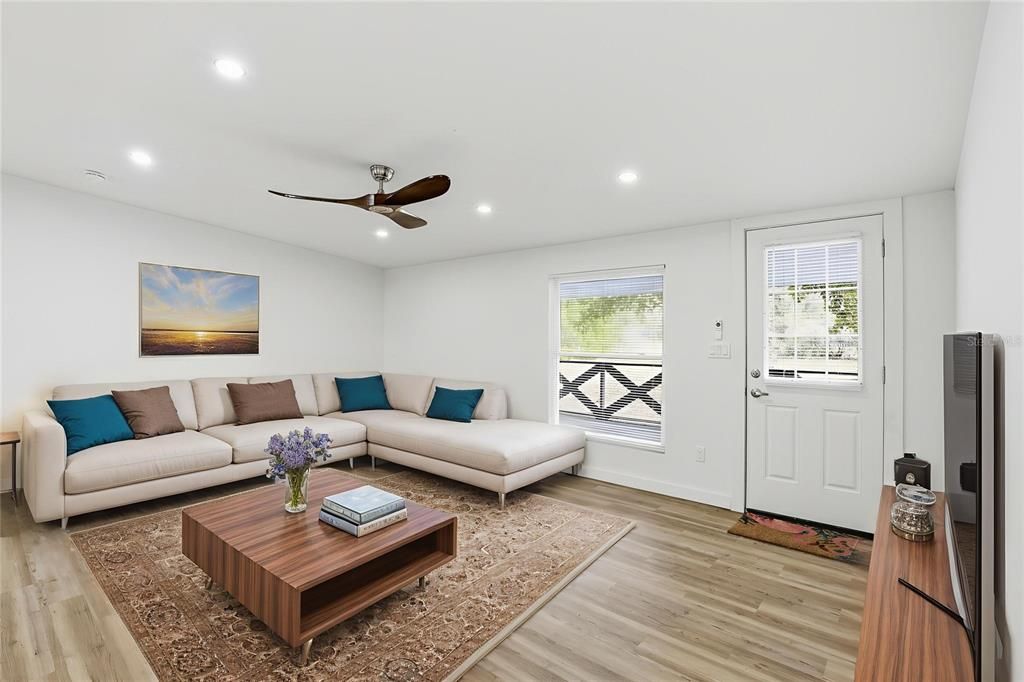 待售: $250,000 (3 贝兹, 2 浴室, 1188 平方英尺)