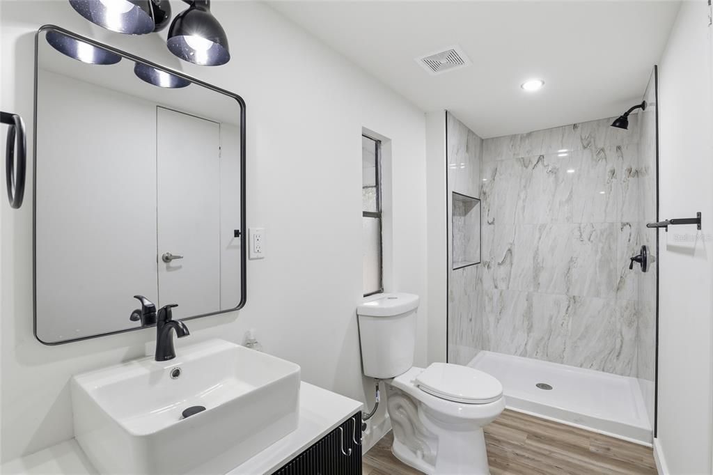 待售: $250,000 (3 贝兹, 2 浴室, 1188 平方英尺)