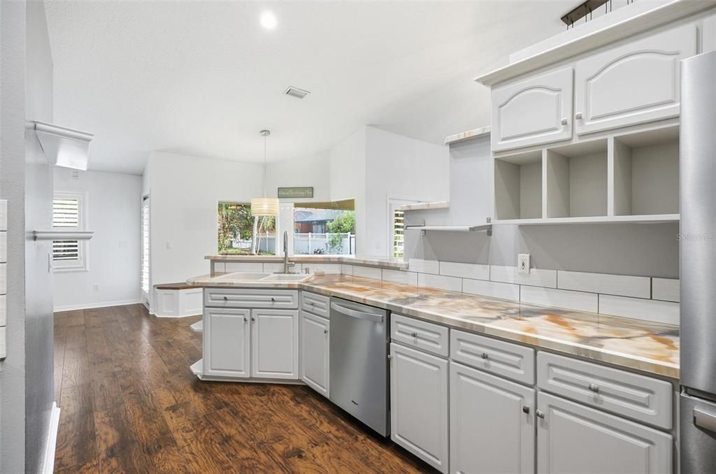 For Rent: $2,600 (3 beds, 2 baths, 2033 Square Feet)