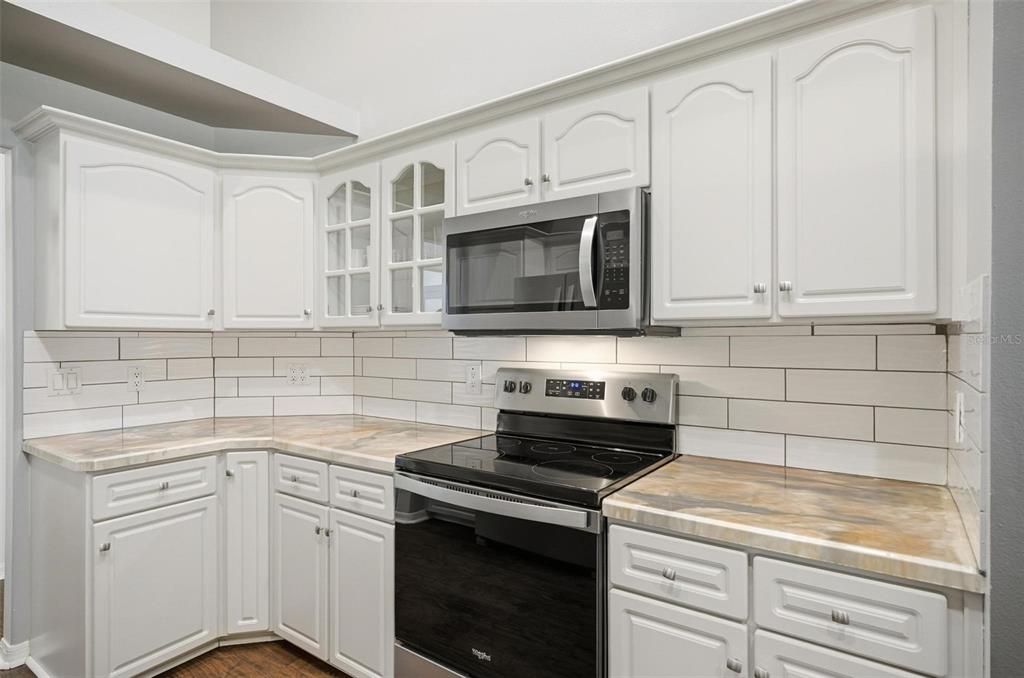 For Rent: $2,600 (3 beds, 2 baths, 2033 Square Feet)