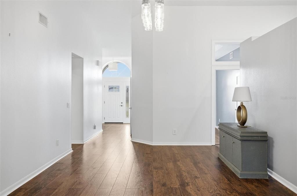 For Rent: $2,600 (3 beds, 2 baths, 2033 Square Feet)