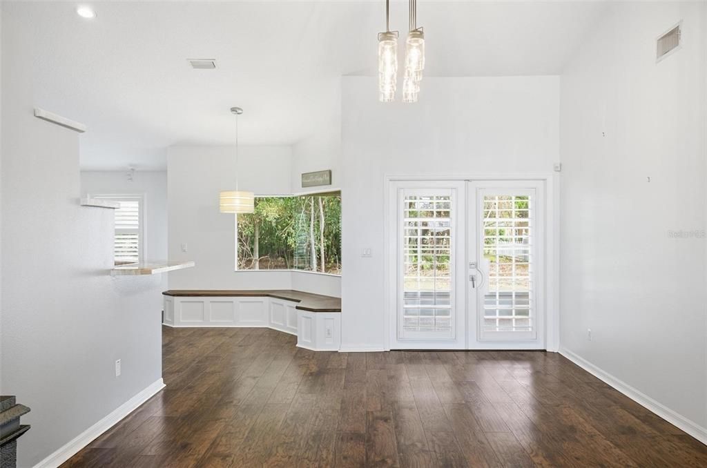 For Rent: $2,600 (3 beds, 2 baths, 2033 Square Feet)