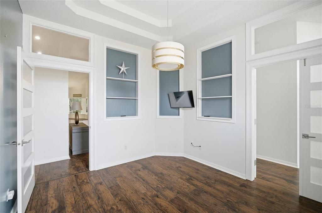 For Rent: $2,600 (3 beds, 2 baths, 2033 Square Feet)