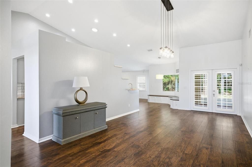 For Rent: $2,600 (3 beds, 2 baths, 2033 Square Feet)