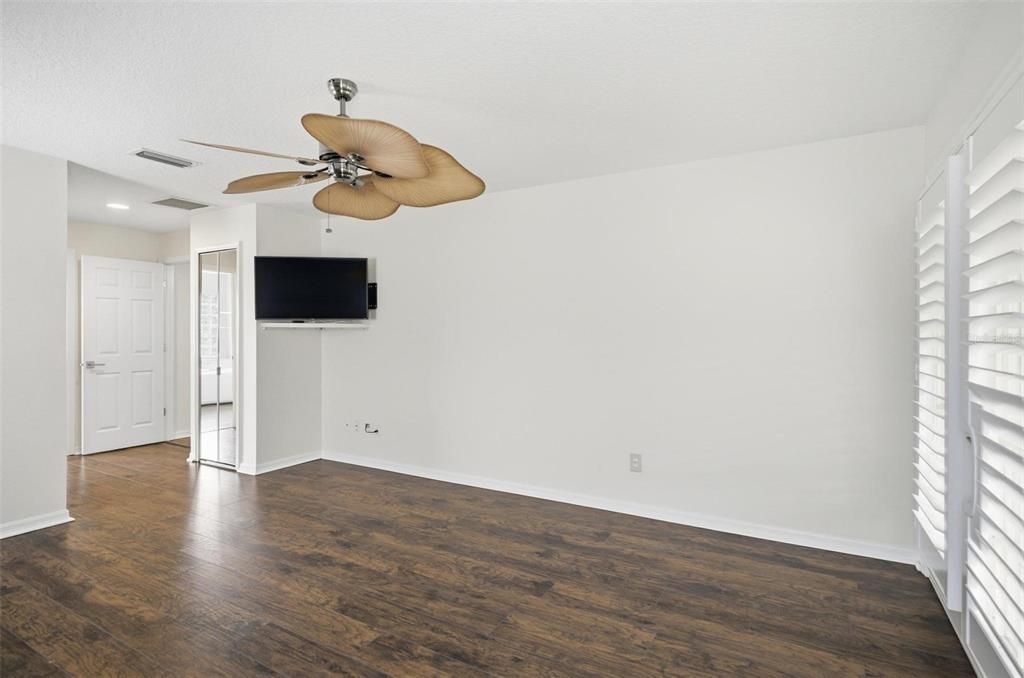 For Rent: $2,600 (3 beds, 2 baths, 2033 Square Feet)