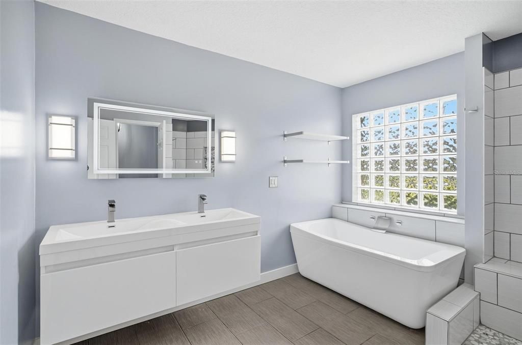 For Rent: $2,600 (3 beds, 2 baths, 2033 Square Feet)