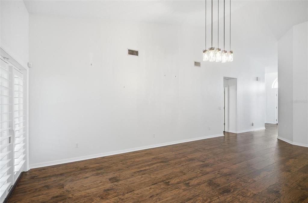 For Rent: $2,600 (3 beds, 2 baths, 2033 Square Feet)