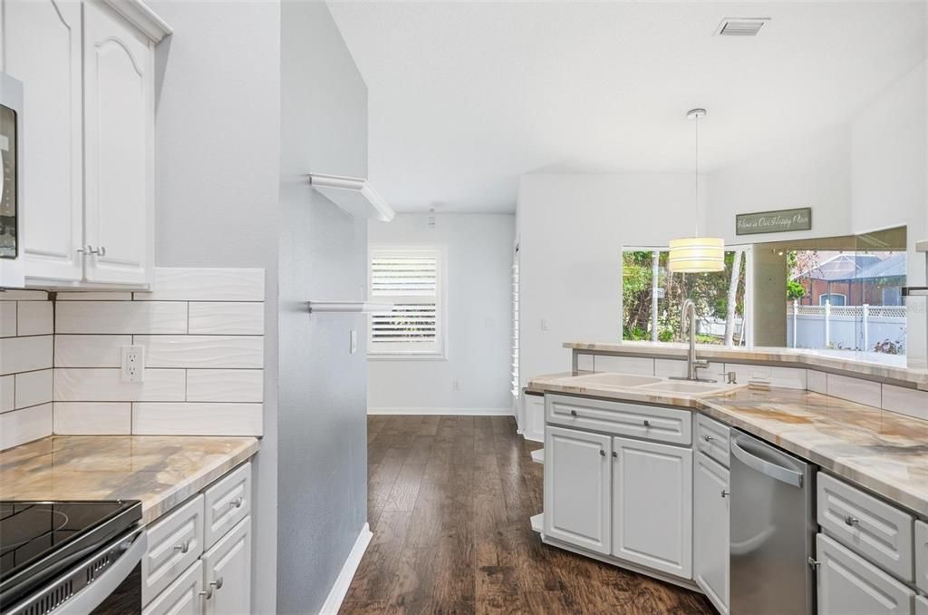 For Rent: $2,600 (3 beds, 2 baths, 2033 Square Feet)