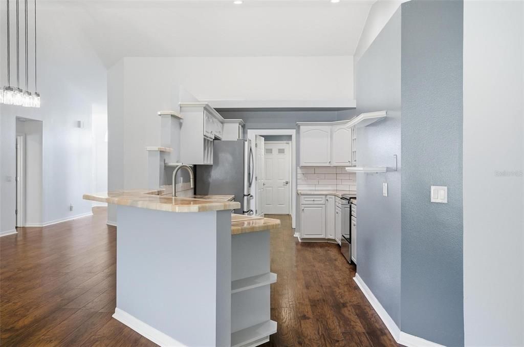 For Rent: $2,600 (3 beds, 2 baths, 2033 Square Feet)