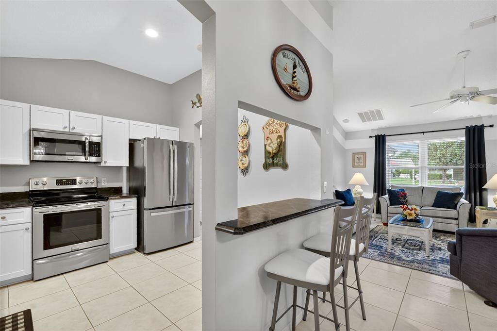 待售: $350,000 (2 贝兹, 2 浴室, 1248 平方英尺)