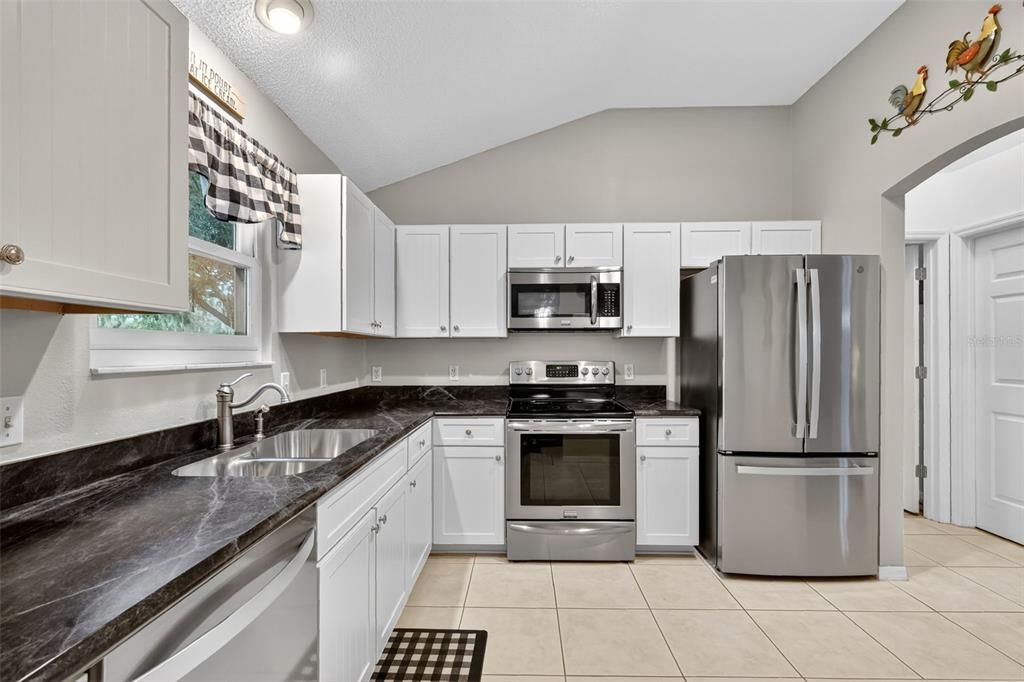 待售: $350,000 (2 贝兹, 2 浴室, 1248 平方英尺)