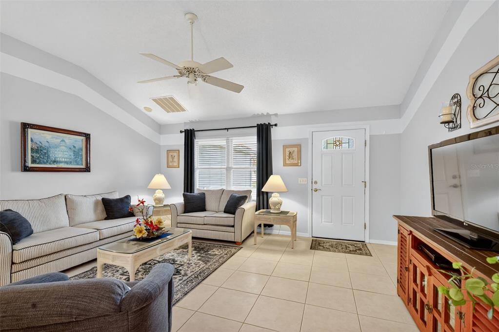 待售: $350,000 (2 贝兹, 2 浴室, 1248 平方英尺)