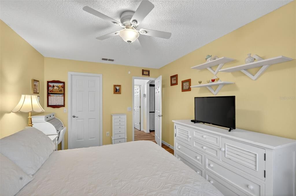 待售: $350,000 (2 贝兹, 2 浴室, 1248 平方英尺)